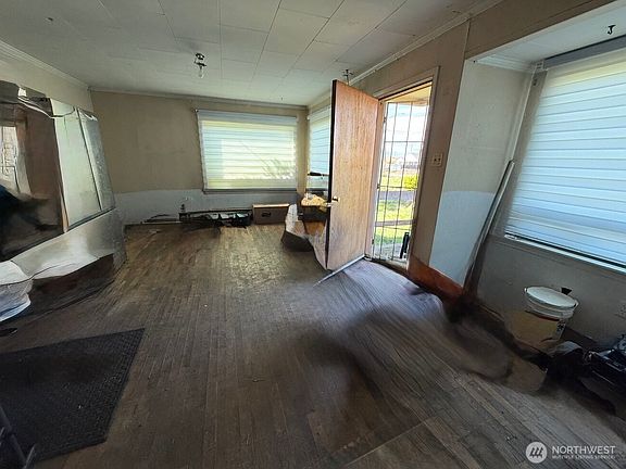 5th image of 602 E 65th Street