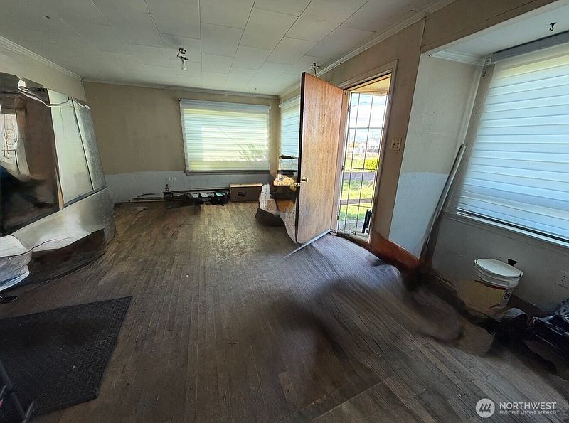 5th image of 602 E 65th Street