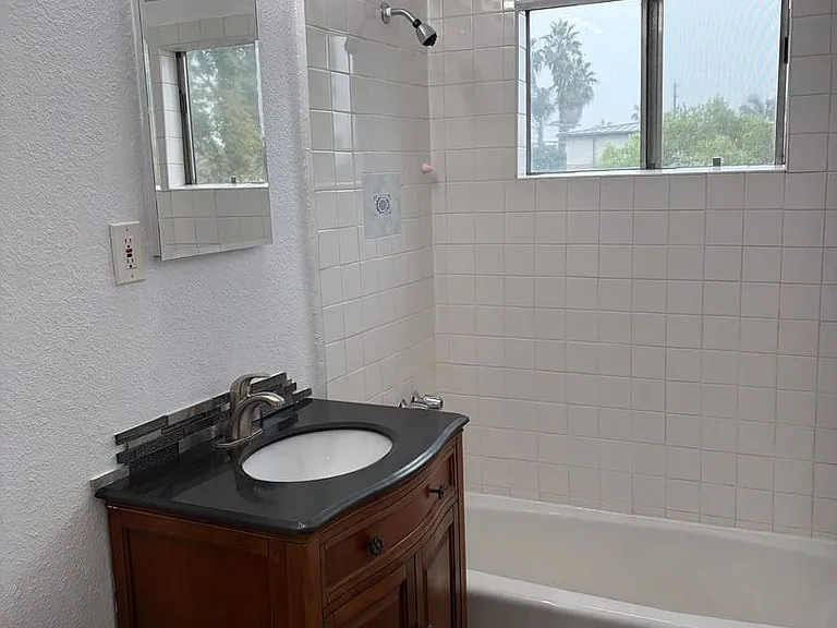 534 Santa Clara Ave — Photo 6