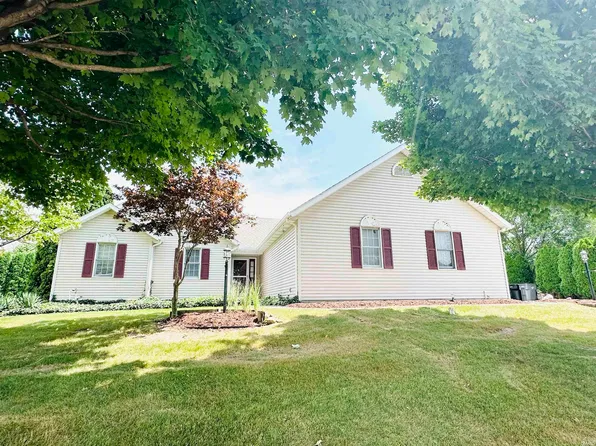 52680 Silver Fox Trl, South Bend, IN 46628