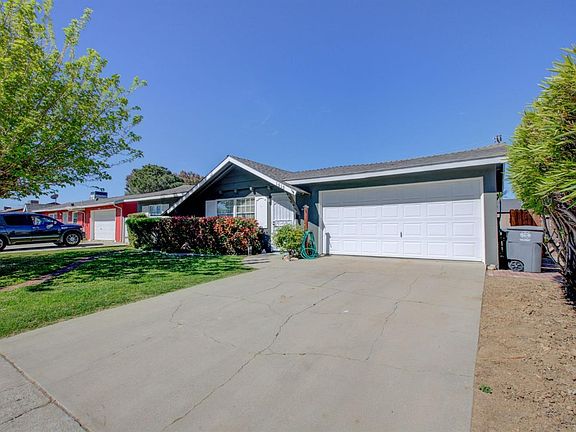 2nd image of 1513 Cypress Pl