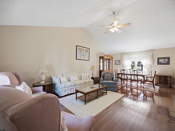 3rd image of 107 Juniper Ln