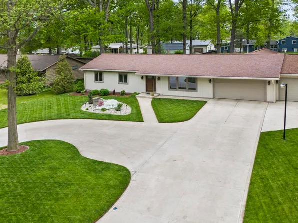 7517 Granada Dr, Fort Wayne, IN 46835