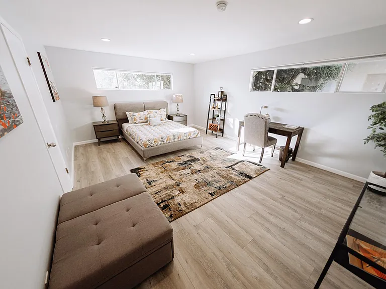 11153 Morrison St — Photo 21