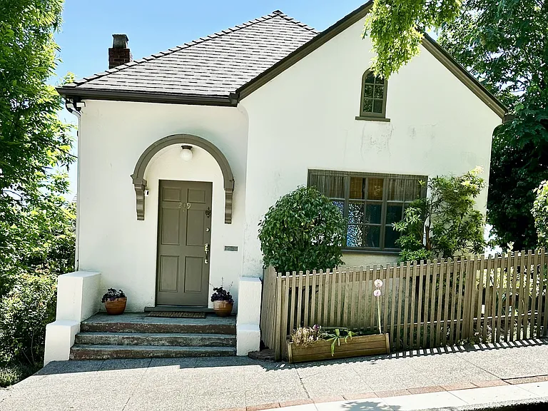 Highland Dr — Photo 1