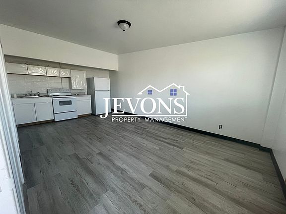 3rd image of 6379 Arnold Dr NE #22