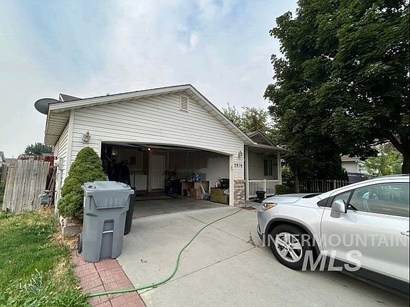 3rd image of 3816 Bennington St