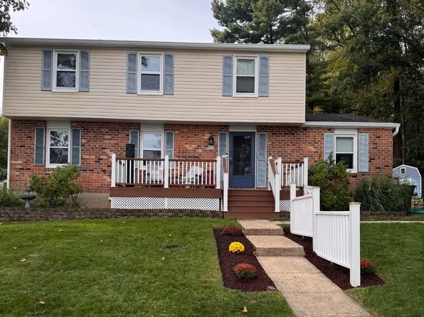 4 Trembly Ct, Catonsville, MD 21228