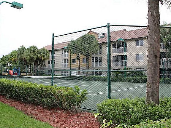 4th image of 10030 NW 44th Ter APT 106