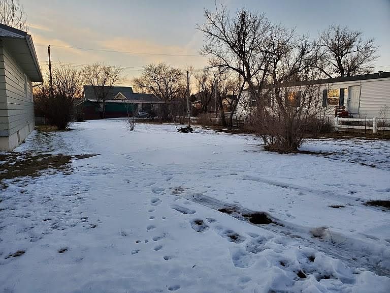 2nd image of 105 S 5th St E