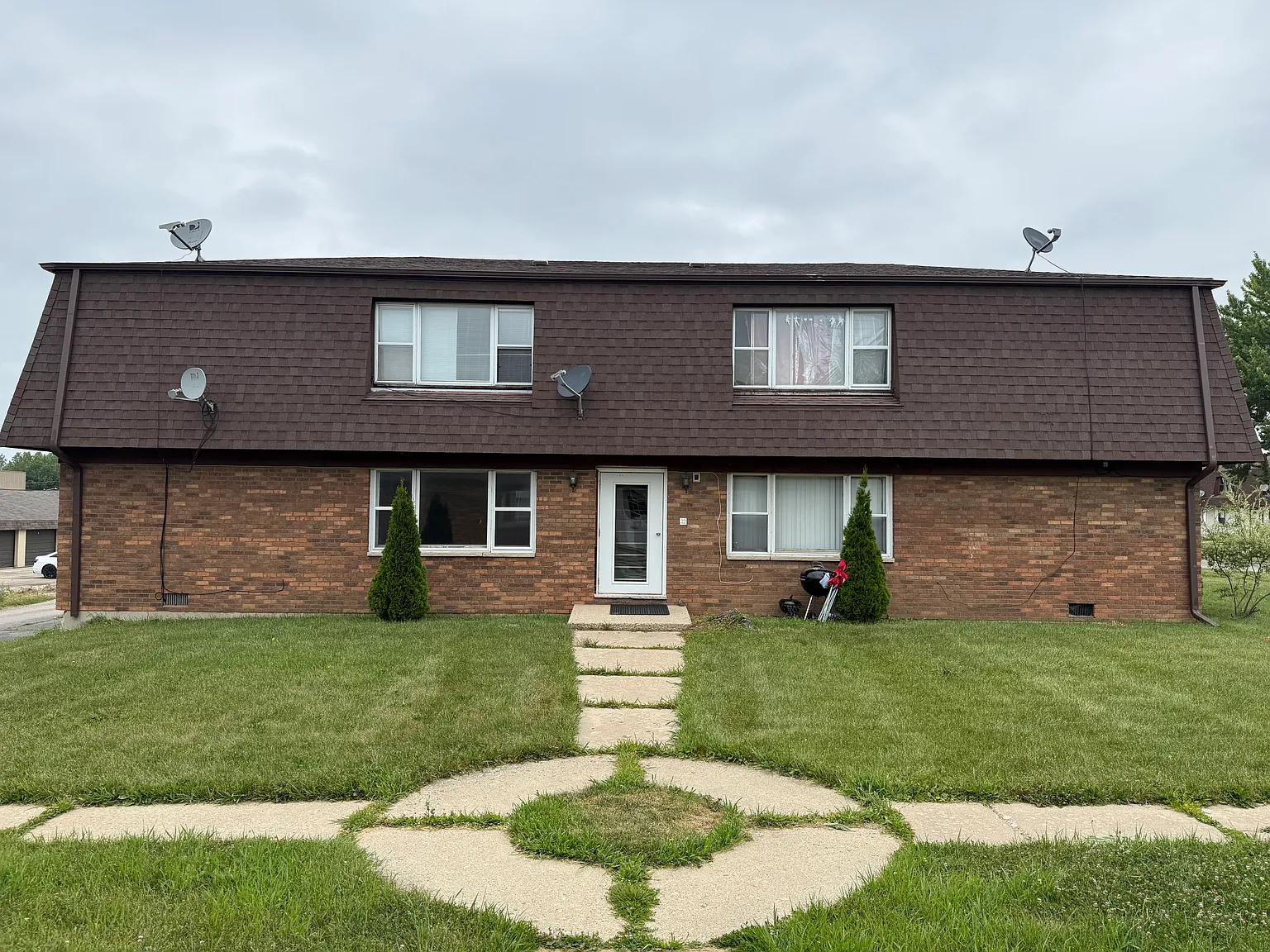 2 bed, 825 sqft, $1,400 — Photo 1