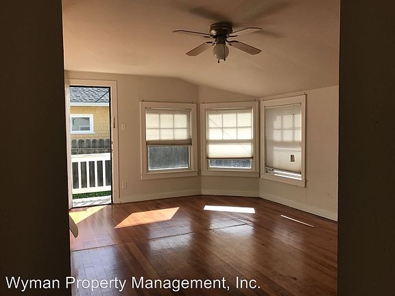 4th image of 2137 Oak St APT 1
