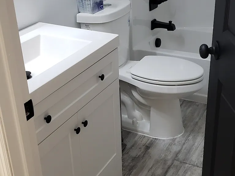 Shared bathroom with Airbnb guests.