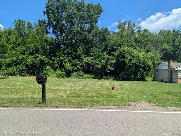 35780 Beverly Rd, Romulus, MI 48174