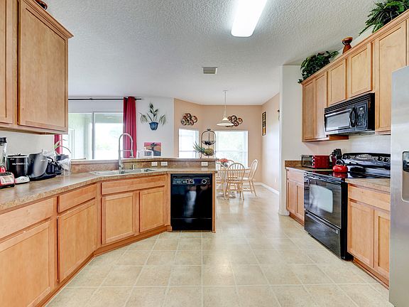 5th image of 1672 SW Realty Street