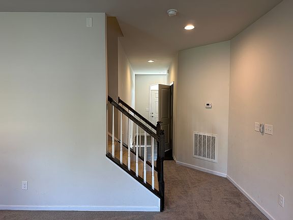 5th image of 4632 Indiana Ave