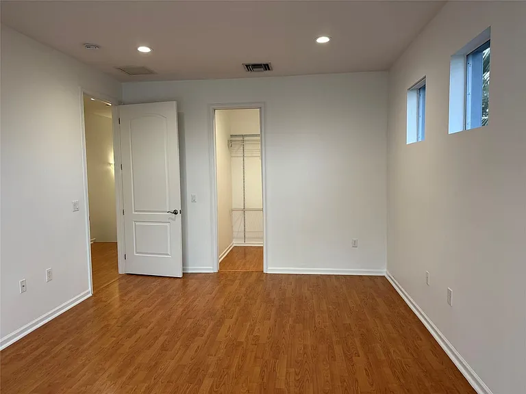 230 N G St — Photo 16