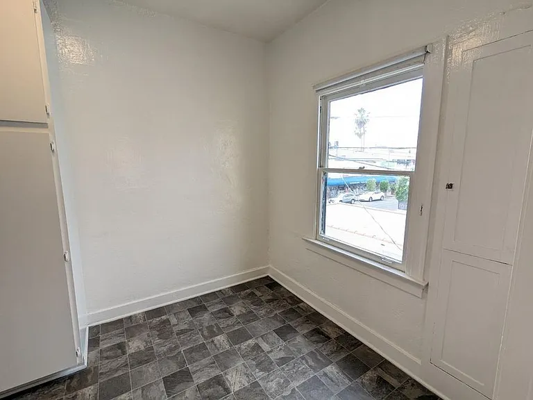 401 N Orange Grove Ave #8 — Photo 13