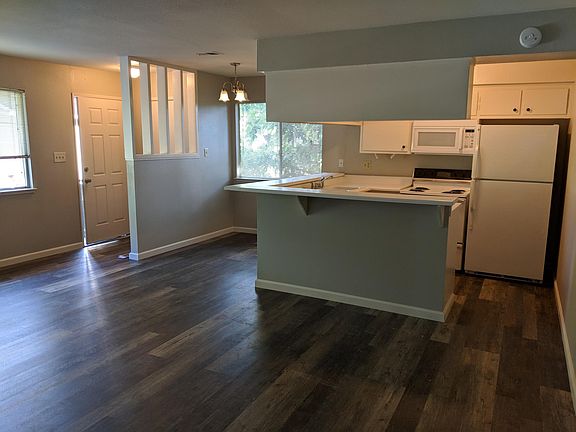 5th image of 1225 Dana Dr APT D