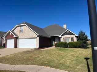 1836 S Cherry Hills Dr, Fayetteville, AR 72701