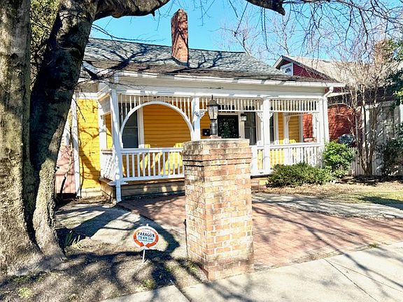 3rd image of 624 Memorial Dr SE
