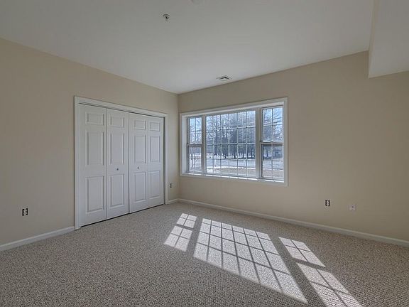 5th image of 34 Burnham Rd #104