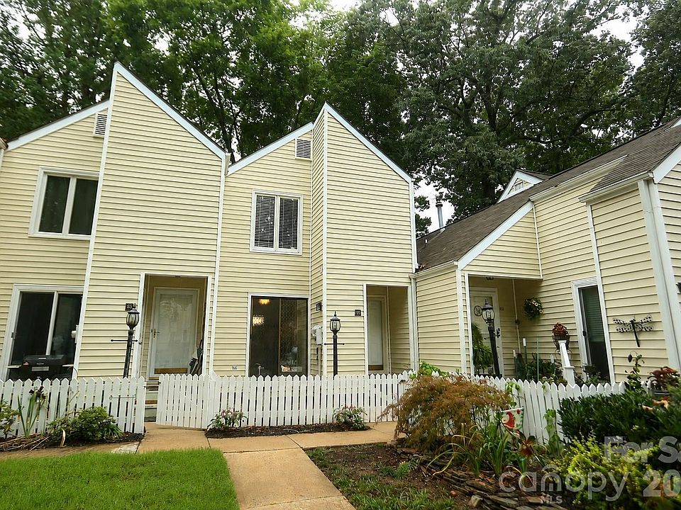 1st image of 413 Eastwood Dr