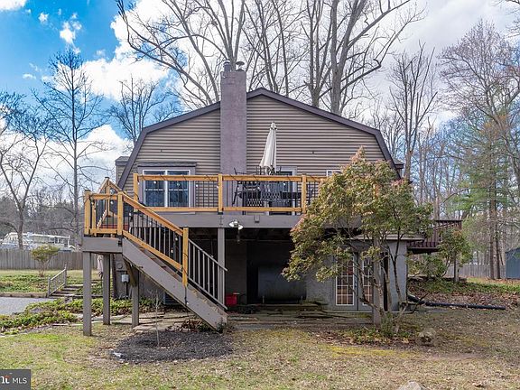 5th image of 1596 River Rd