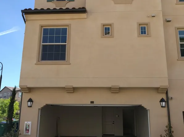 224 Capricorn, Irvine, CA 92618