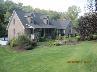 210 Wellvue Ln, New Kensington, PA 15068