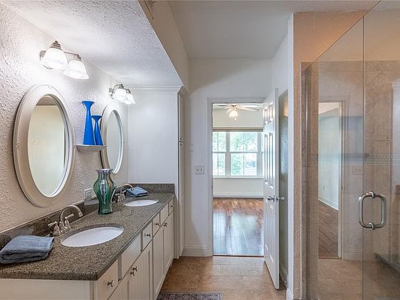 5th image of 202 E SOUTH STREET #1044