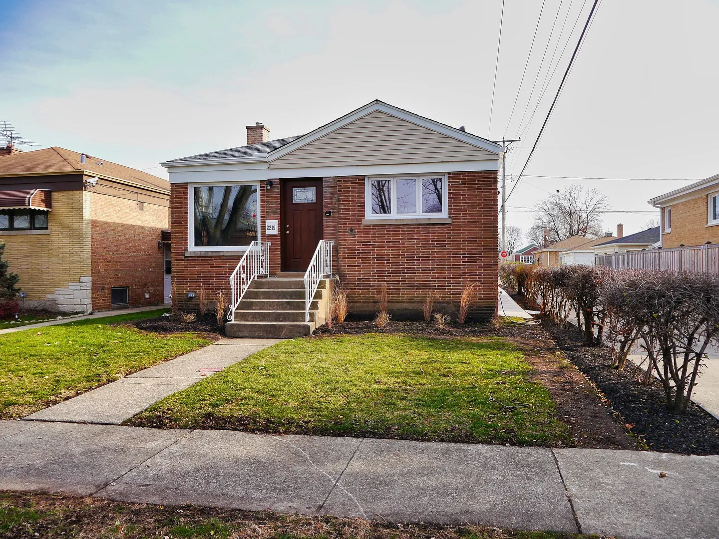 2219 Forest Ave photo 1