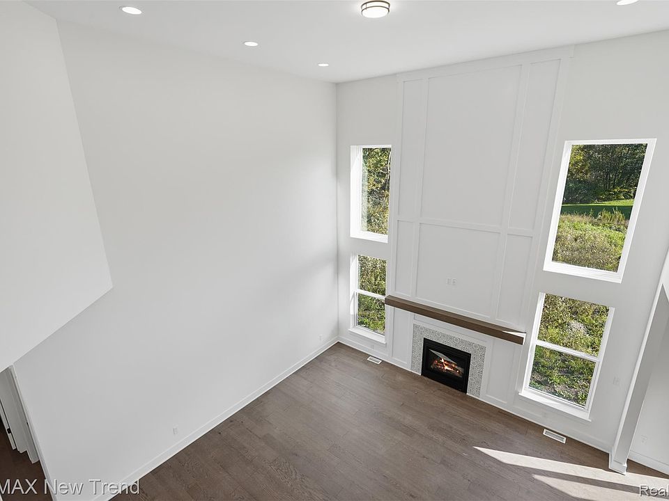 24488 Pembrooke Dr, photo 26
