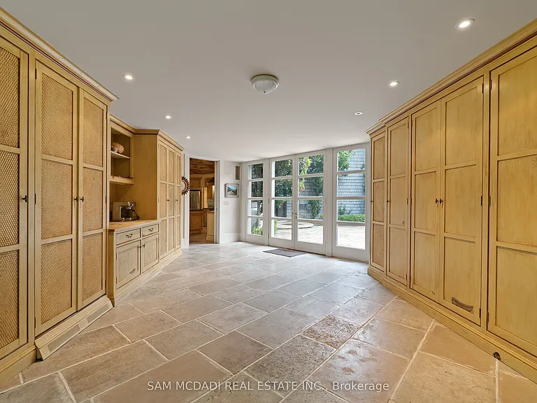 9 Flaherty Ln — Photo 10