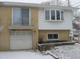 408 N Fulton Ave, Villa Park, IL 60181