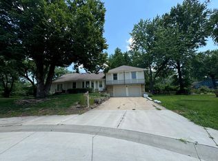 7915 W 96th Ter, Overland Park, KS 66212