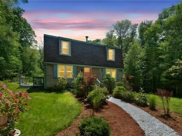 47 Tug Hollow Rd, Richmond, RI 02892