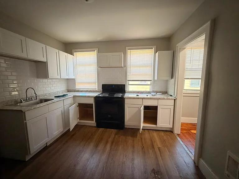 95 Willis St #2A — Photo 1