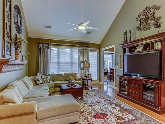 4th image of 9860 S Houston Way