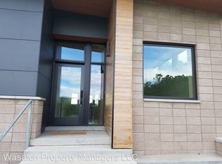 5860 E Pioneer Ridge Cir, Salt Lake City, UT 84108