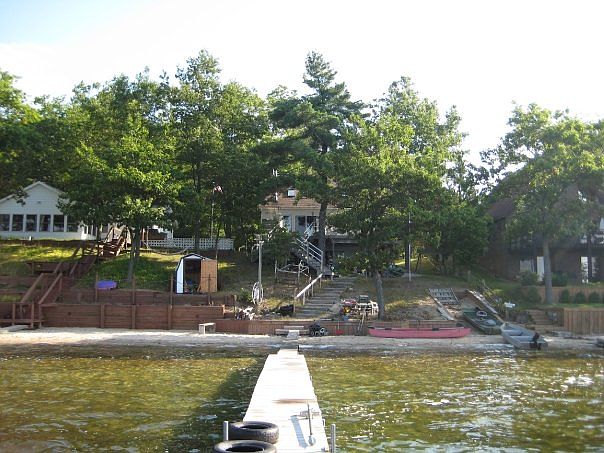 1st image of 160 S Oak Dr