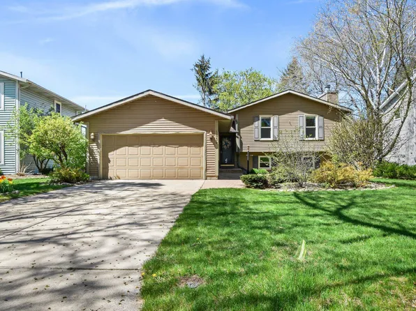 3030 Greenway Trl, Madison, WI 53719
