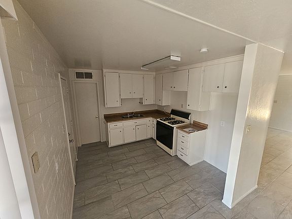 3rd image of 3643 N 57th Ave