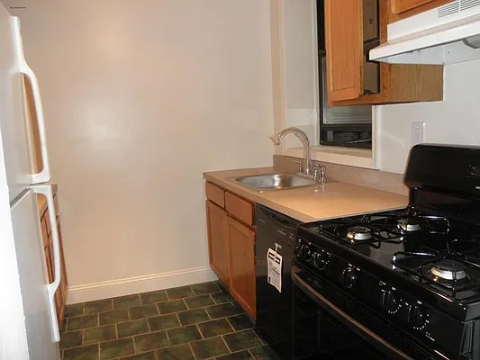 Rented by City Connections Realty | media 30