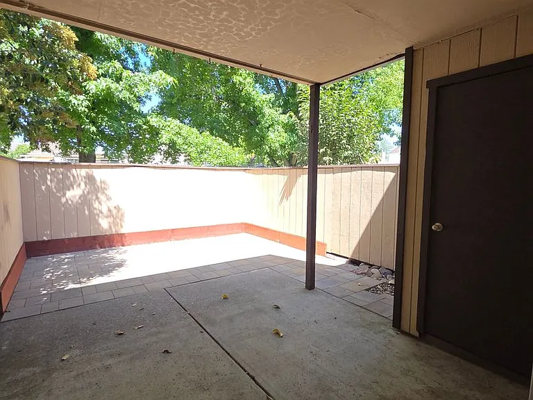 1918 Knolls Dr — Photo 20