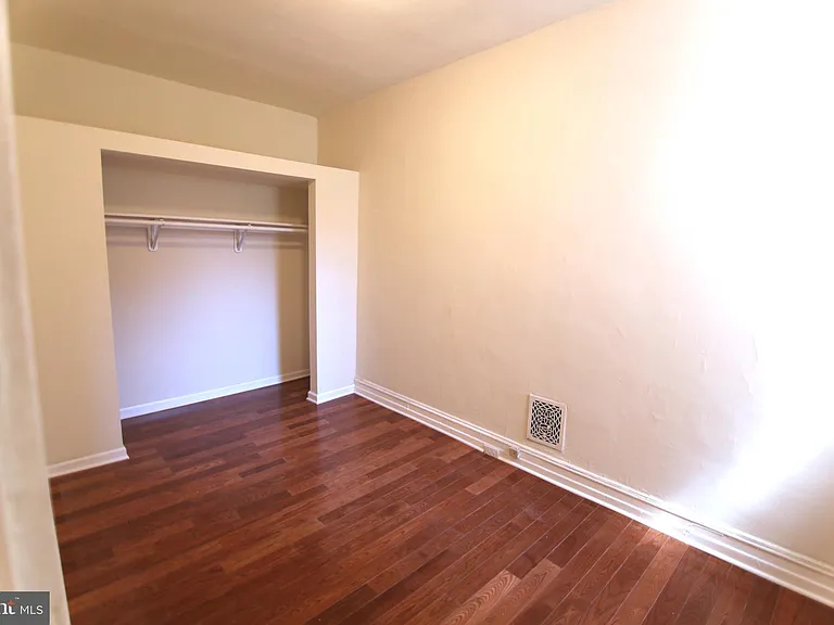 1530 Fontain St — Photo 4