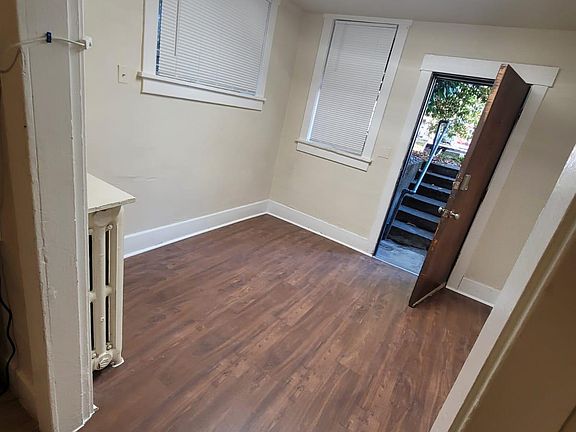 3rd image of 5033 Brooklyn Ave NE APT C