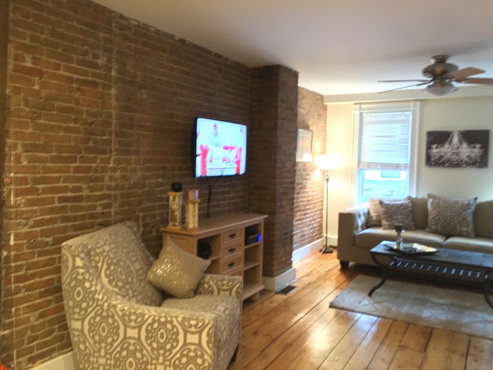 1st image of 31 Russell St #1