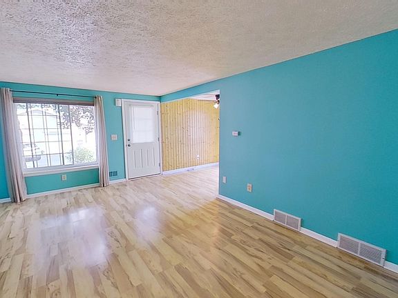 4th image of 143 Greenway Blvd