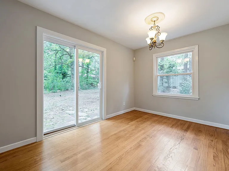2737 Dogwood Rd — Photo 5